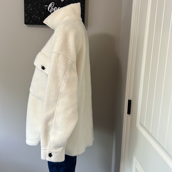 Boys Lie x Ariel Wrapped In Your Lies Sherpa Button Jacket RARE NEW - Picture 9 of 13